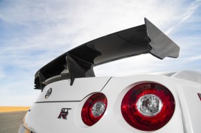 2015-nissan-gt-r-nismo-wing